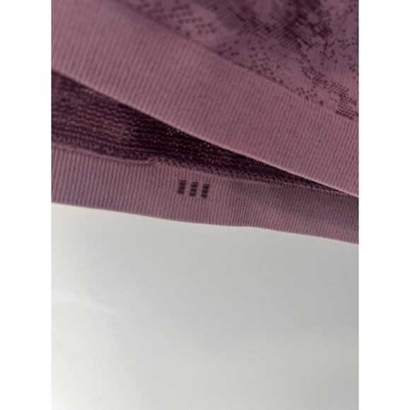 NWOT Athleta Stretch Momento T-Shirt Purple Camo Size Large - Picture 5 of 8